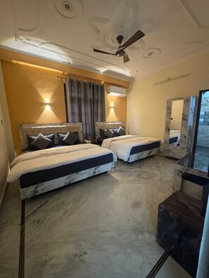 Room - Welcome to Bhagirathi Residency, your serene retreat in the heart of Rishikesh. (Rishikesh)