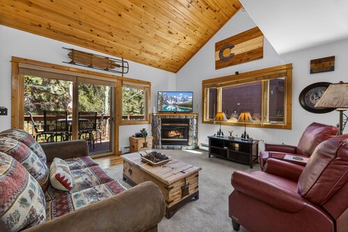 Secluded Riverfront Condo • Serene • Close to RMNP