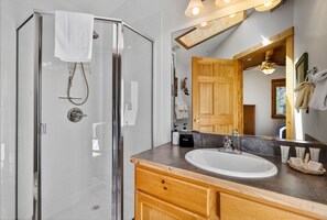 Shower, hair dryer, towels - Secluded Riverfront Condo • Fireplace • Close to RMNP Entrance (Estes Park)