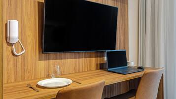 Comfort Studio, City View | Television