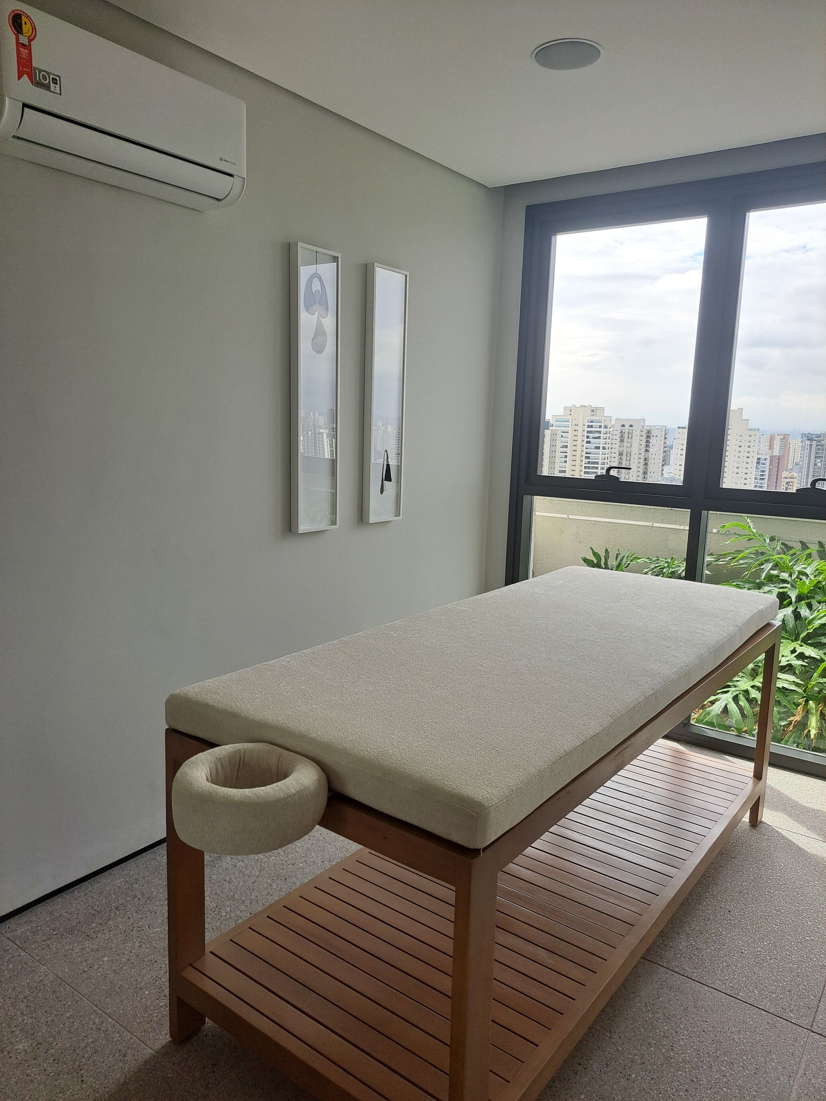 1 treatment room