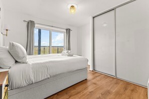2 habitaciones, tabla de planchar con plancha y wifi gratis 