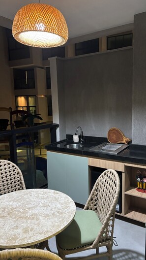 Dining - Deluxe beachfront apartment on Carneiros beach, complete resort for up to 4 people. (Tamandaré)