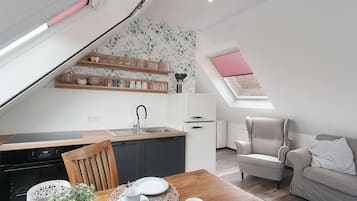 Kühlschrank, Ofen, Herdplatte, Geschirrspüler
