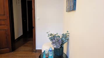 Deluxe Double Room, Garden View | Interior