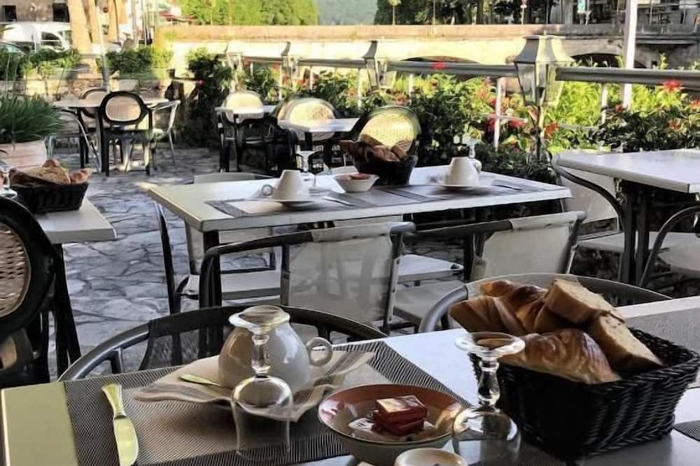 HOTEL DES BAINS