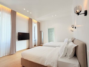 Deluxe Triple Room, City View - HAUS OF LEMONS (Rome)