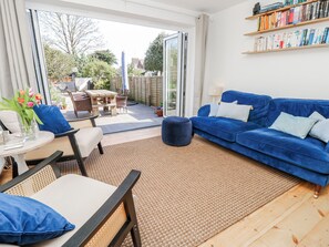 Living area - 4 Copse Lane (Freshwater)