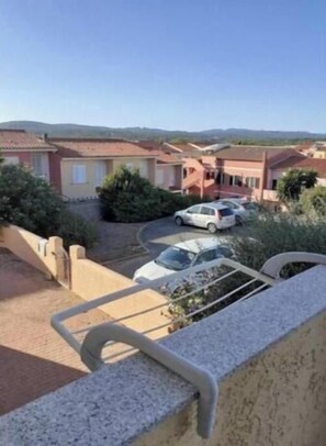 Property grounds - Bilo Corallo - Cozy Two Bedroom Apartment 500 m from the Beach and Center (Santa Teresa Gallura)