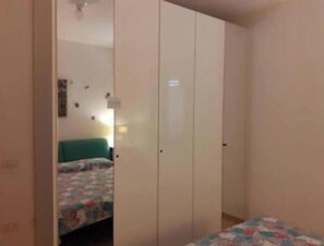 1 bedroom, bed sheets - Bilo Corallo - Cozy Two Bedroom Apartment 500 m from the Beach and Center (Santa Teresa Gallura)