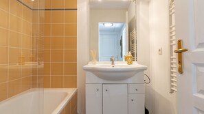 Bathroom - Air-conditioned studio for 2 people, near the shops (Grasse)