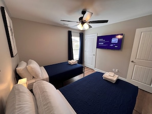 4 Schlafzimmer, Bügeleisen/Bügelbrett, WLAN, Bettwäsche