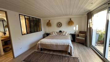 3 chambres, fer et planche à repasser, Wi-Fi gratuit, draps fournis