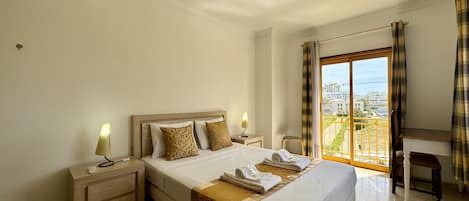 2 bedrooms, bed sheets
