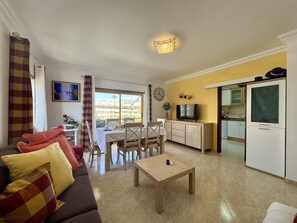 Living room - Quarteira Stylish 4 by Homing (Loulé)