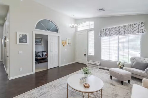 Heated Pool Chandler Home & Chef's Kitchen!