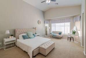 Room - Heated Pool Chandler Home & Chef's Kitchen! (Chandler)