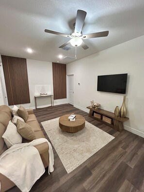 Living area - Modern 2BR Condo Near Disney, Sleeps 4 - Pool & Gym Access (Kissimmee)
