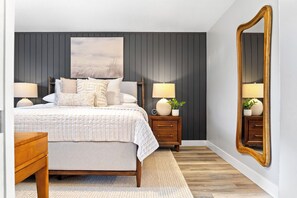 Room - New Luxe Retreat, King + 3Q, 600+ WiFi, 3 Desks, Games, Prime Central Location (Meridian)