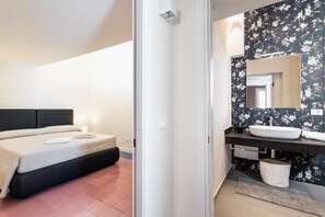 Studio Deluxe - balkong | Badrum