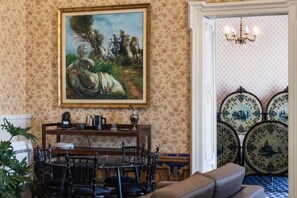 Studiosvit Presidential - balkong - utsikt mot staden | Restauranger