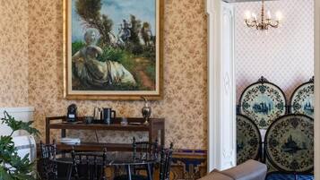 Suite monolocale Presidenziale, balcone, vista città | Ristoranti