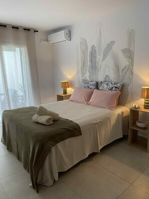 Room - Vrbo Property (L'Étang-Salé)