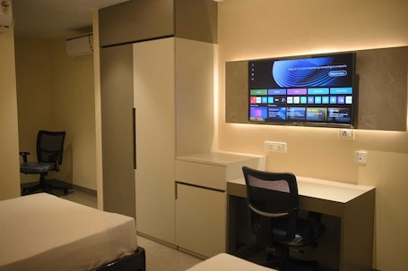Single Room. MAHAMAYA HOTEL