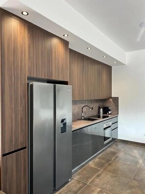 Fridge, microwave, oven, stovetop - Luxury Four Bedroom Villa (Široki Brijeg)