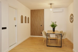 Dining - La Abi 1 Apartment – Historic Center of Salamanca, Ground Floor, 4 Guests (Salamanca)