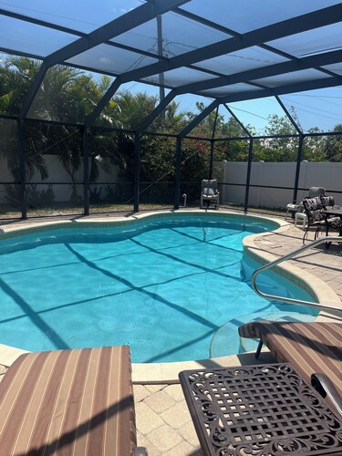 Walk to Beach! Private Heated 3 bedroom Pool Home