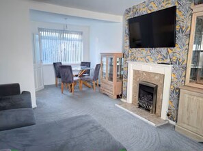 Living area - Family Friendly 3BR House | Sleeps 5 (Stockton-on-Tees)