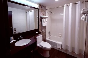 Bathroom - Imperial Hotel (BROOKLYN)