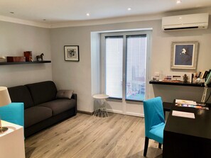 Living area - Appartement des Teinturiers - air conditioning and terrace (Avignon)