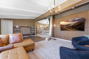 Living area - Spacious 5-bedroom home with Hot Tub! 5 Minutes to Wisp! Pool and Gym Access! (Accident)