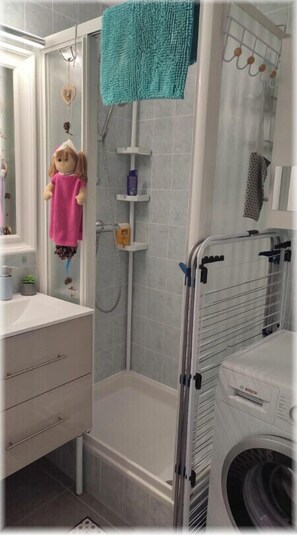 Bathroom - Apartment with Pool and Parking in Le Barcarès (Le Barcarès)