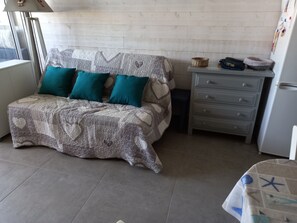 Room - Apartment with Pool and Parking in Le Barcarès (Le Barcarès)