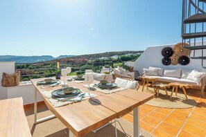 Outdoor dining - Vrbo Property (Casares)
