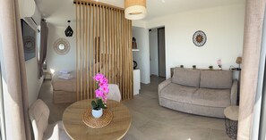 Interior - BEAUTIFUL STUDIO SLEEPS 4 SEA VIEW CANNES (Cannes)