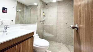 Bathroom - Reset Hotel Coworking Cafe (Cali)