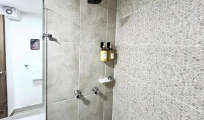 Bathroom - Reset Hotel Coworking Cafe (Cali)