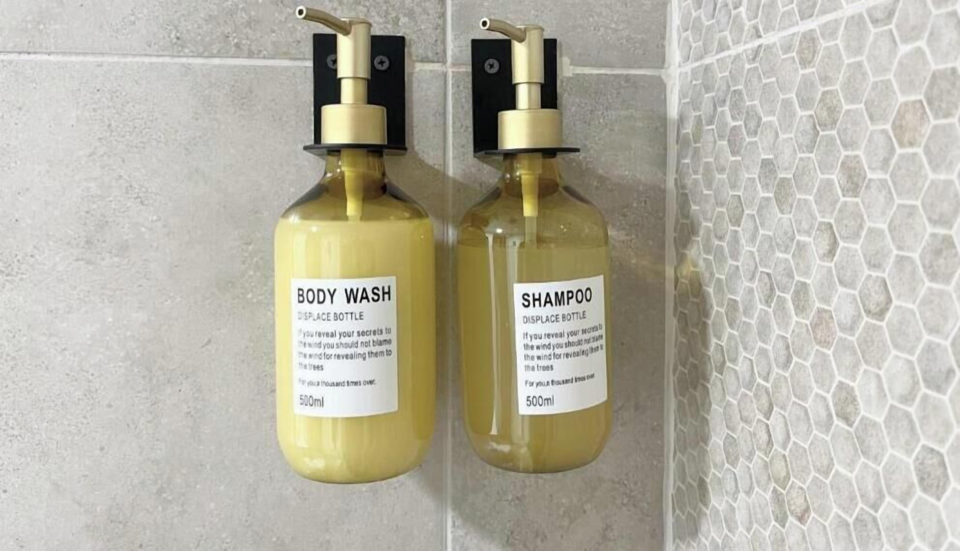Towels, soap, shampoo, toilet paper