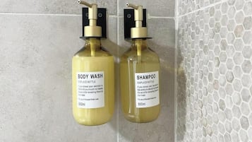 Towels, soap, shampoo, toilet paper