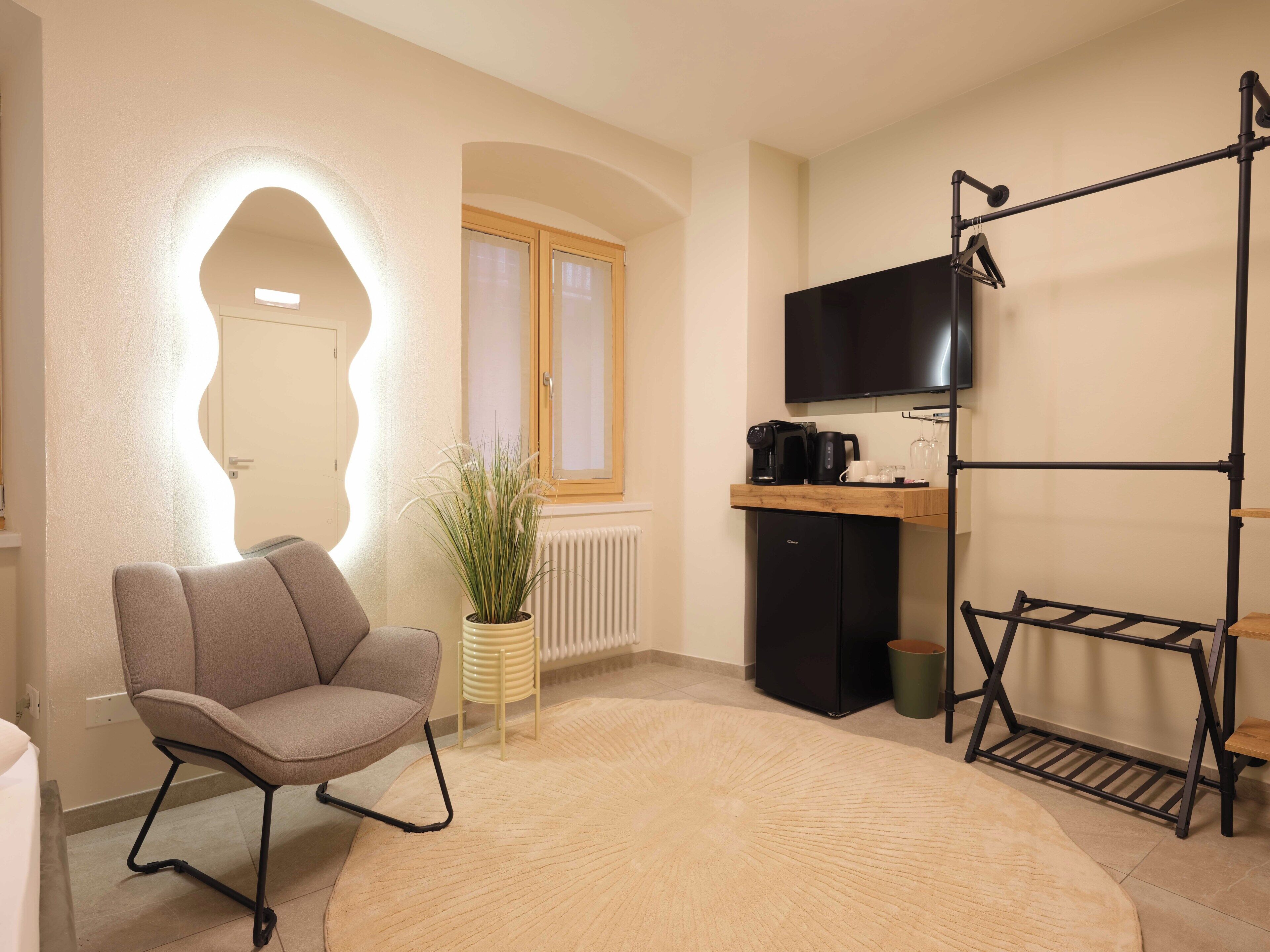 Deluxe Room | Desk, laptop workspace, free WiFi