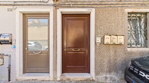 Exterior detail - Queen Home Monica - One Bedroom Apartment, Sleeps 5 (Chioggia)