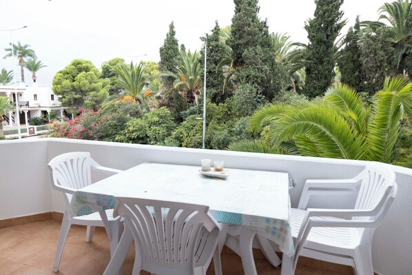 Outdoor dining - Cozy apartment near the sea (Alcocéber)