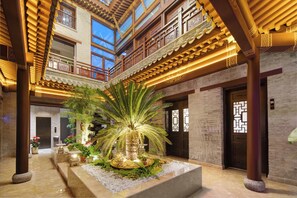 Interior - Shicang Yunshu - Ancient City Wall Side (Datong)