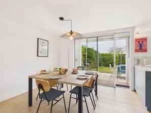 Dining - Sea view for 6 with garden, 150m from the beach (Arzon)