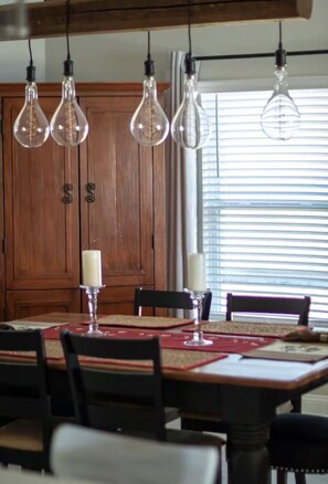 Dining - St Augustine’s Gem Modern Furnished New 3 Bed 2 bath Fully Stocked Vacation Home (St. Augustine)