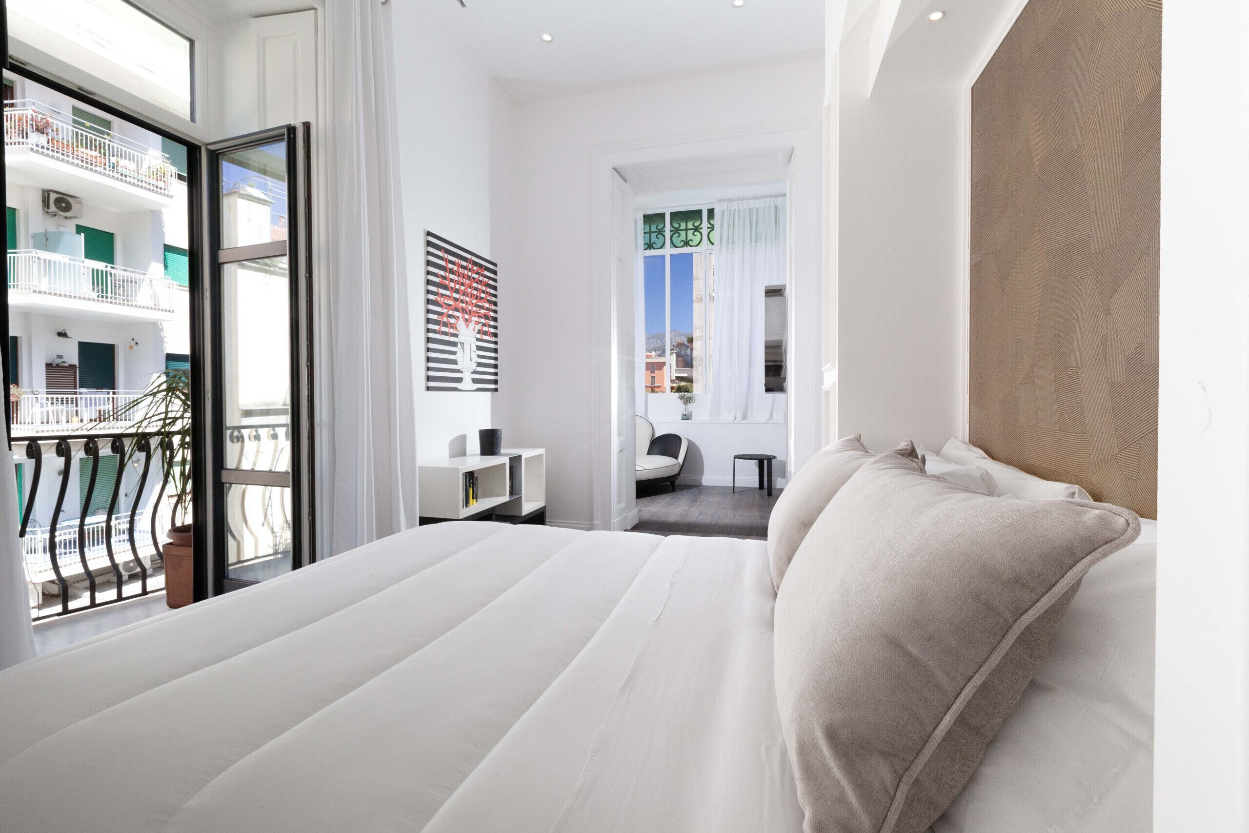 4 slaapkamers, een kluis op de kamer, een strijkplank/strijkijzer
